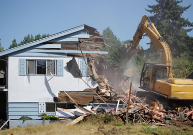 The old house is being razed. 