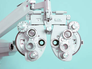 optometrists phoropter photo