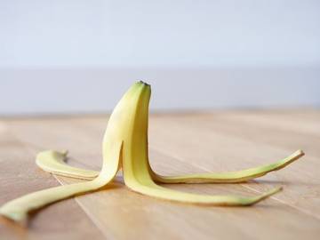  peel vs peal Bananenschale Foto