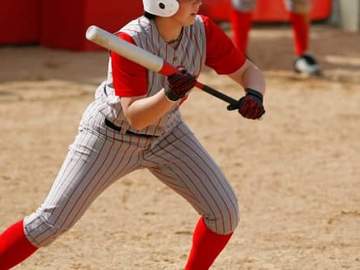 softball player bunting