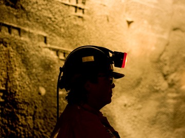 trend watch 33 miners rescued chile super mario