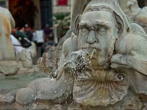 spitting-roman-fountain