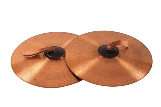 Cymbals sound outlet in words