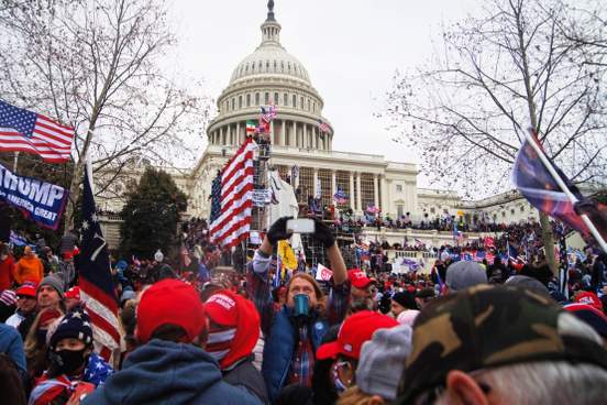 rioters-outside-capitol-on-january-6-2021