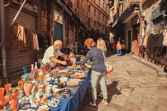 street-market