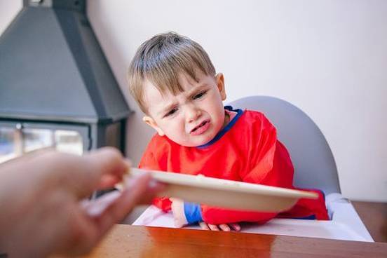 toddler-refusing-food