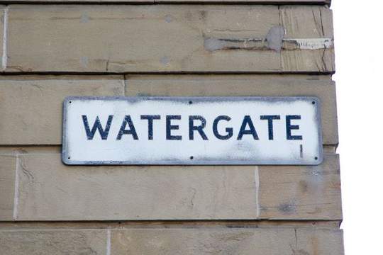 watergate-sign